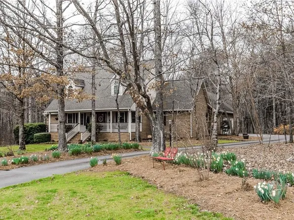3150 Macbrandon Ln, Pfafftown, NC 27040