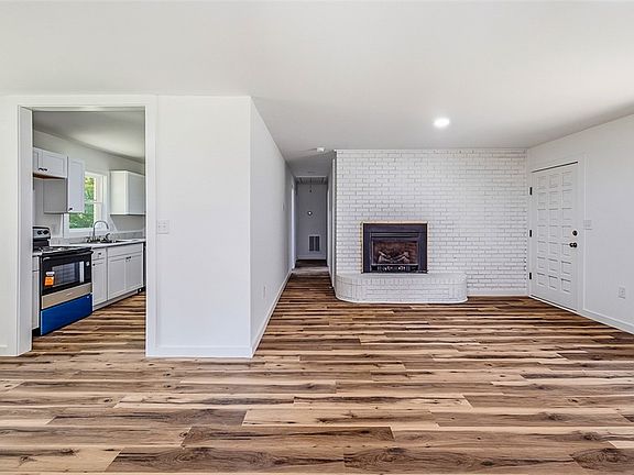 4th image of 417 Westwood Dr