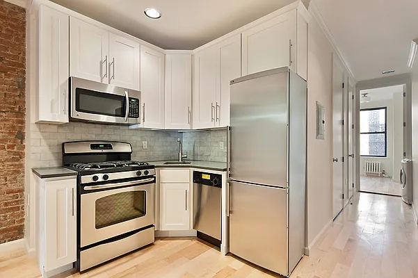 Rented by Apax Realty LLC | media 9