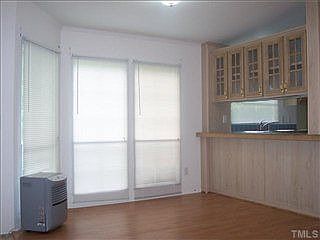 4th image of 121 Greyfield Dr