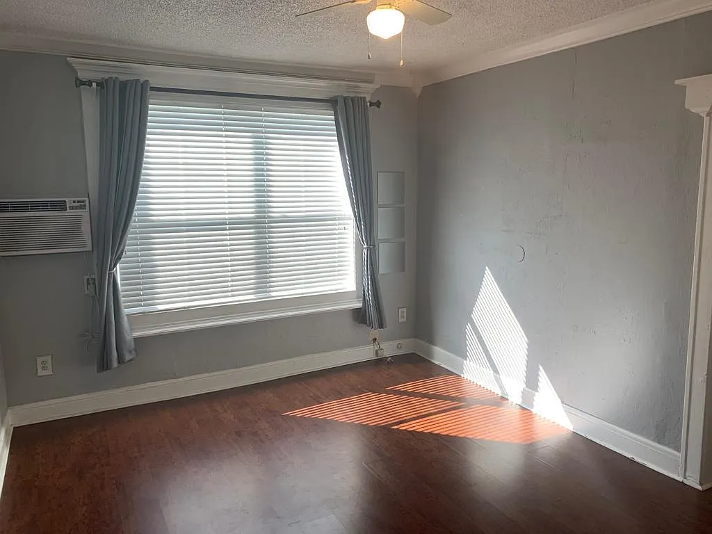 Building Photo - 119 Menores Ave #9