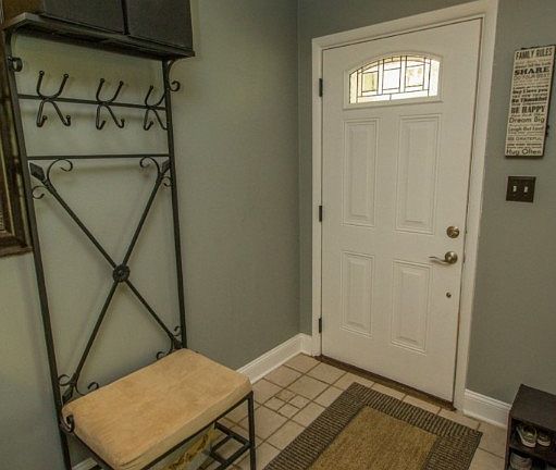 2nd image of 433 Lynn Dr