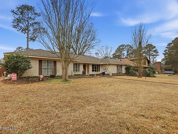 4th image of 229 Greenfield Pl