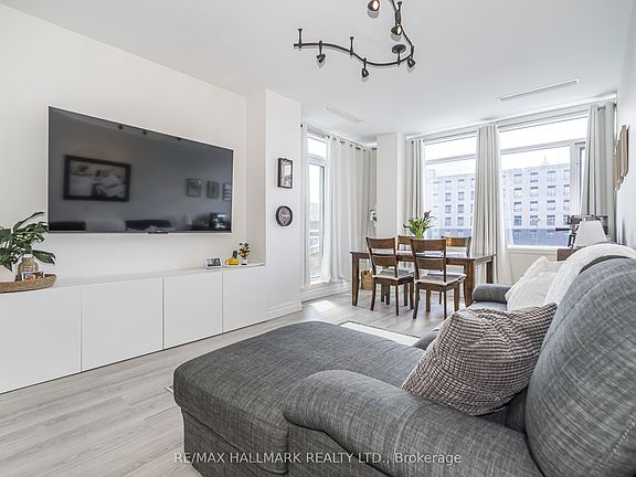 2nd image of 44 Bond St W #514