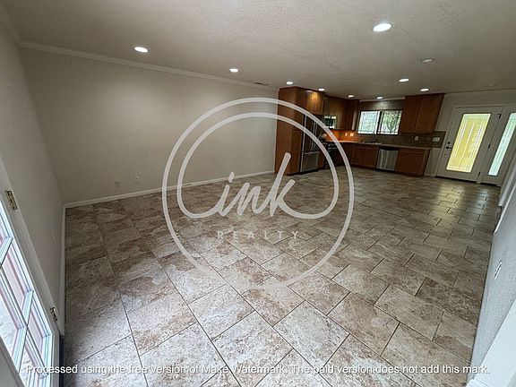 3rd image of 1038 Riverview Dr #Ri1038-1048
