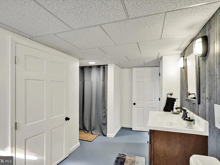 41 W College Ave — Photo 30