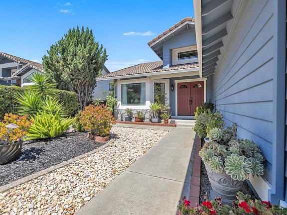 5th image of 1083 Discovery Way