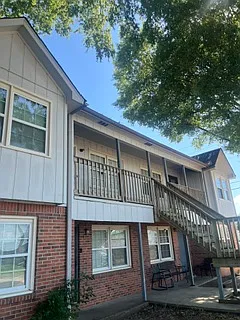 1609 Glenn St SW #A — Photo 1