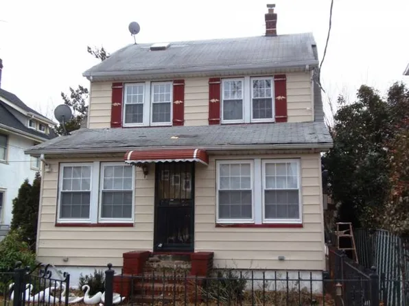 11028 208th St, Queens Village, NY 11429