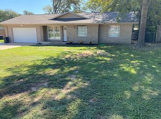 210 Redwater Rd, Wake Village, TX 75501