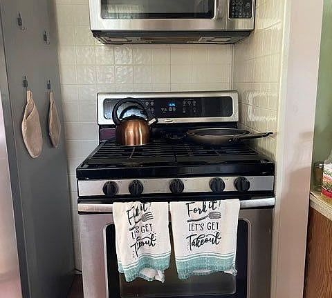 2nd image of 20313 Ellis St