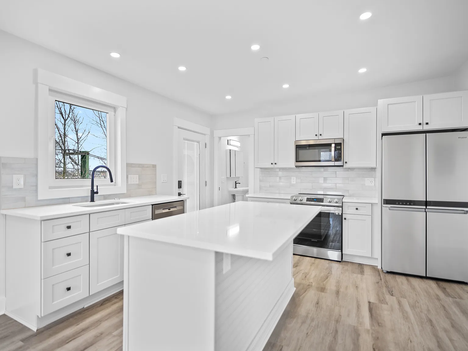 1 bed, 700 sqft, $2,500 — Photo 1