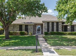 1927 Shoreline Dr, Mesquite, TX 75149