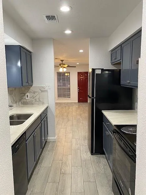 3 bed, 2.0 bath, 1248 sqft, $1,625 — Photo 2