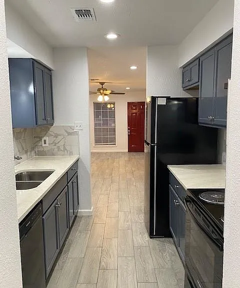 12728 Shannon Hills Dr — Photo 11