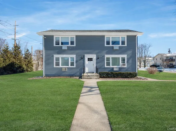 41 Arch Lane #2B, Islip, NY 11751