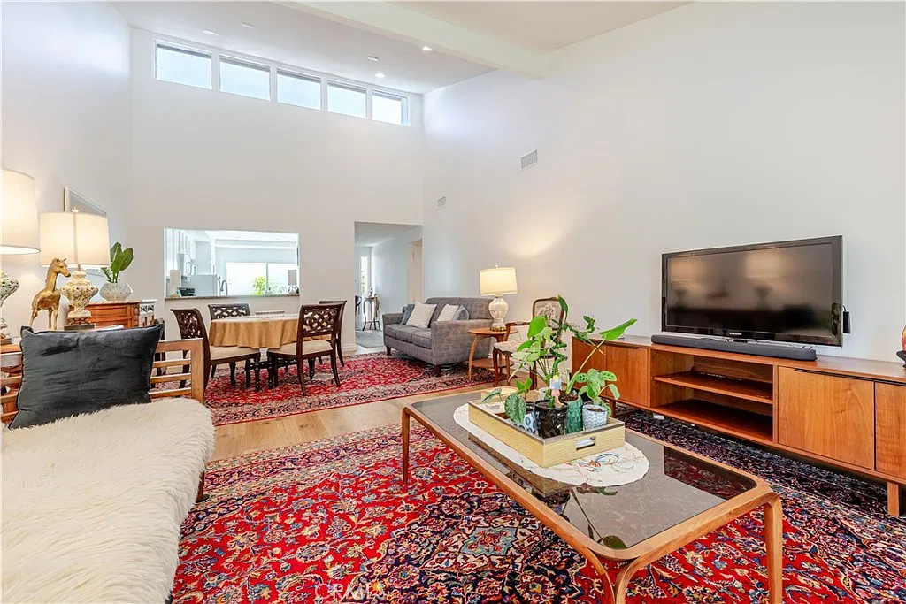 2 bed, 1230 sqft, $4,750 — Photo 3