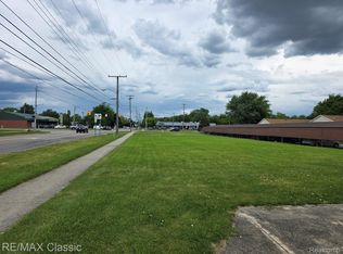 30006 Utica Rd, Roseville, MI 48066