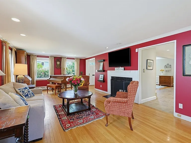 11 Hatfield Rd — Photo 15