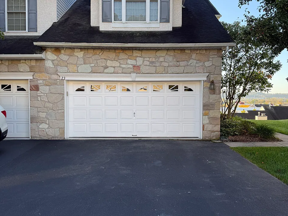 23 Lincoln Dr