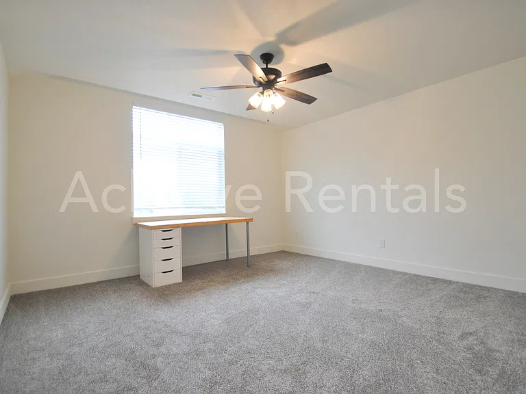 786 E Ruby Dr — Photo 10