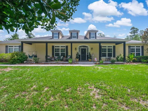 450 Valley Stream Dr, Geneva, FL 32732