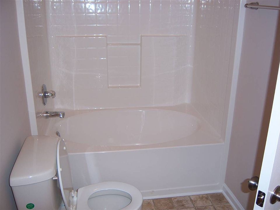 2nd image of 324 Andrew Dr
