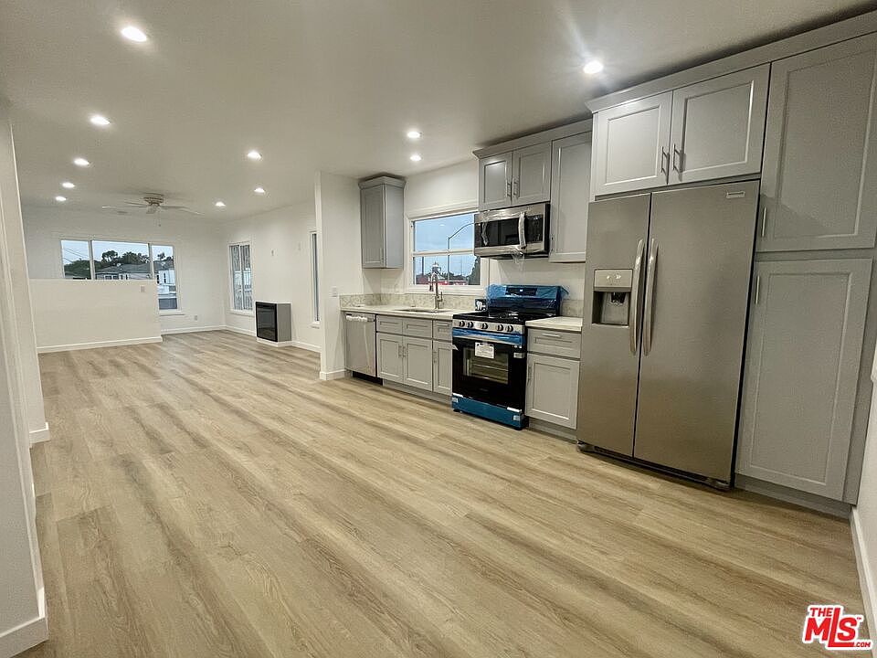 1st image of 908 S Oak St