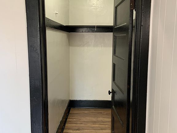 3rd image of 978 W Hayes Ave #1