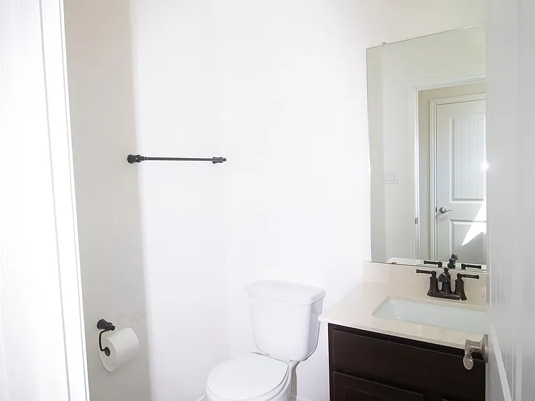 2105 Ebony Dove St — Photo 11