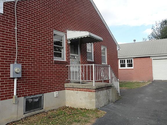 Sideview / Garage view