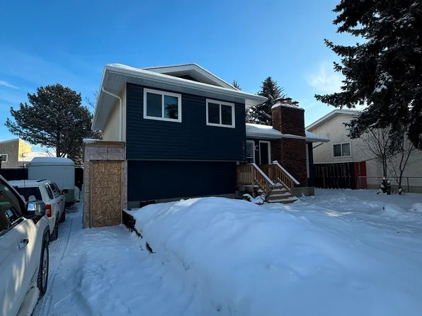 2043 49a St NW, Edmonton, AB T6L 2W9