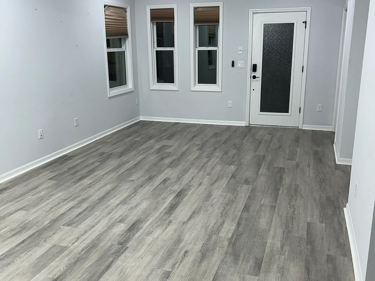 3 bed, 1300 sqft, $2,300 — Photo 4