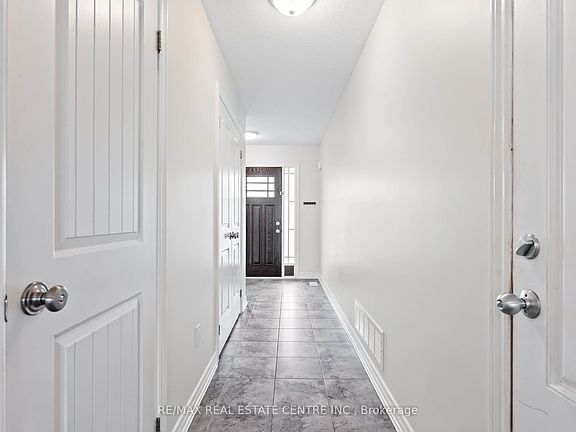 4th image of 19 Laverty Cres