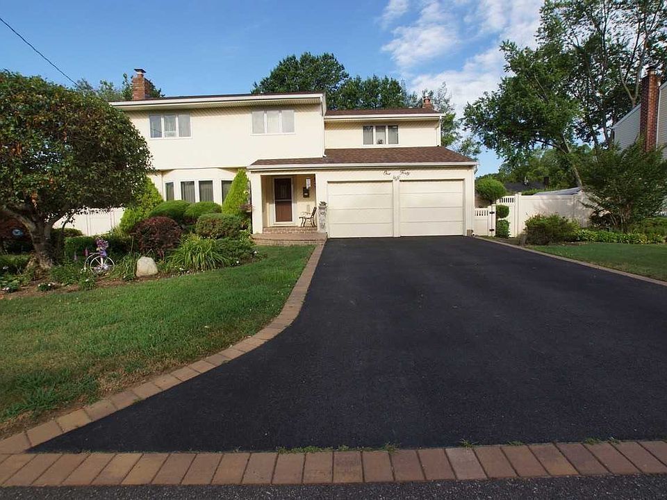 1st image of 140 Wright Ave