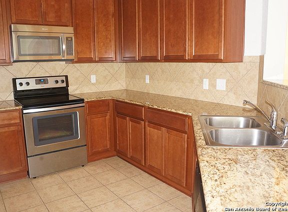 4th image of 3807 Abbey Cir