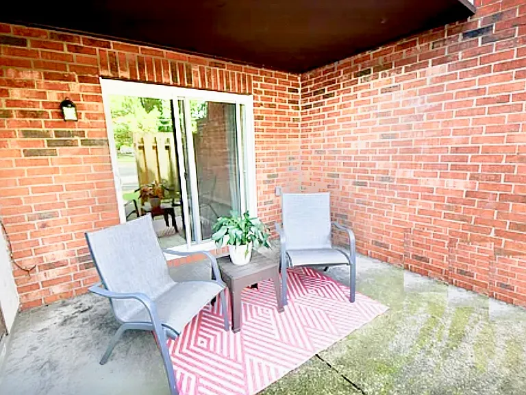 20 King Arthur Ct — Photo 22