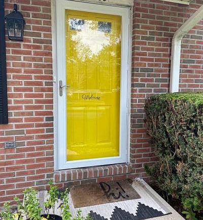 3rd image of 15485 Magnolia Dr
