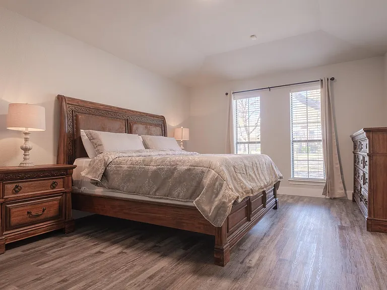 9841 Camelot Dr — Photo 10