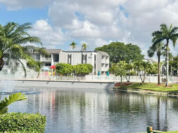 5201 Geneva Way APT 113, Doral, FL 33166