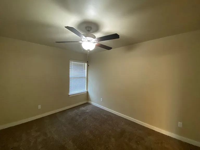 775 SW 13th St — Photo 14