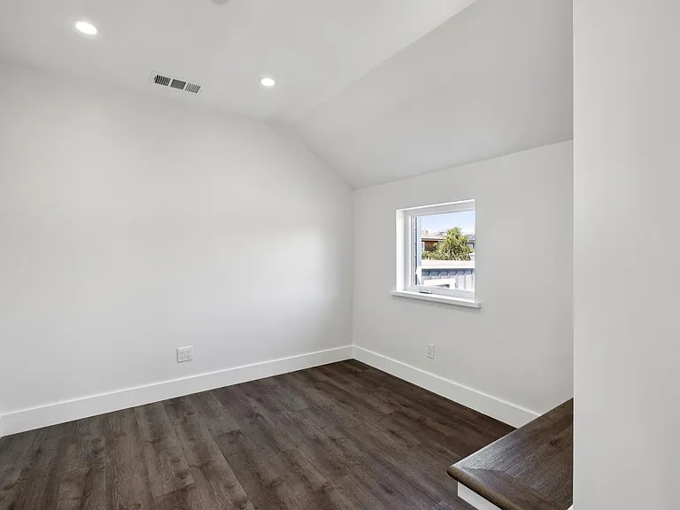 543 Filbert St #B — Photo 11