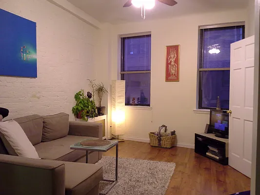 Rented by R New York | media 50