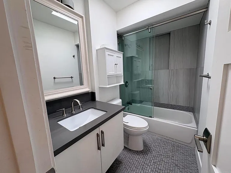 455 Orange Ave #C — Photo 12