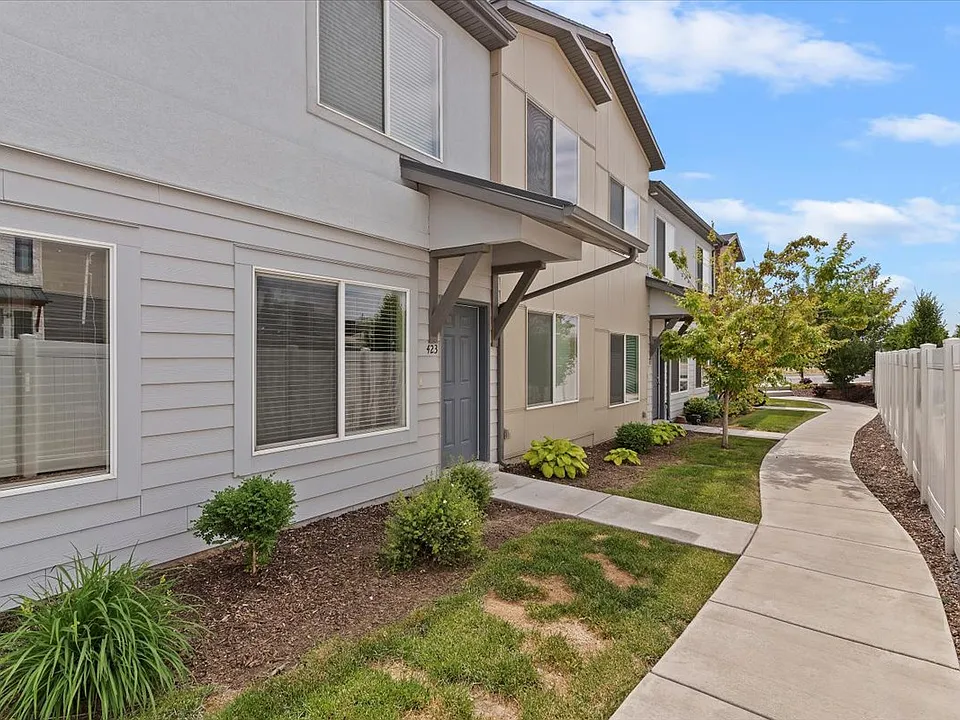 423 E Penny Ln