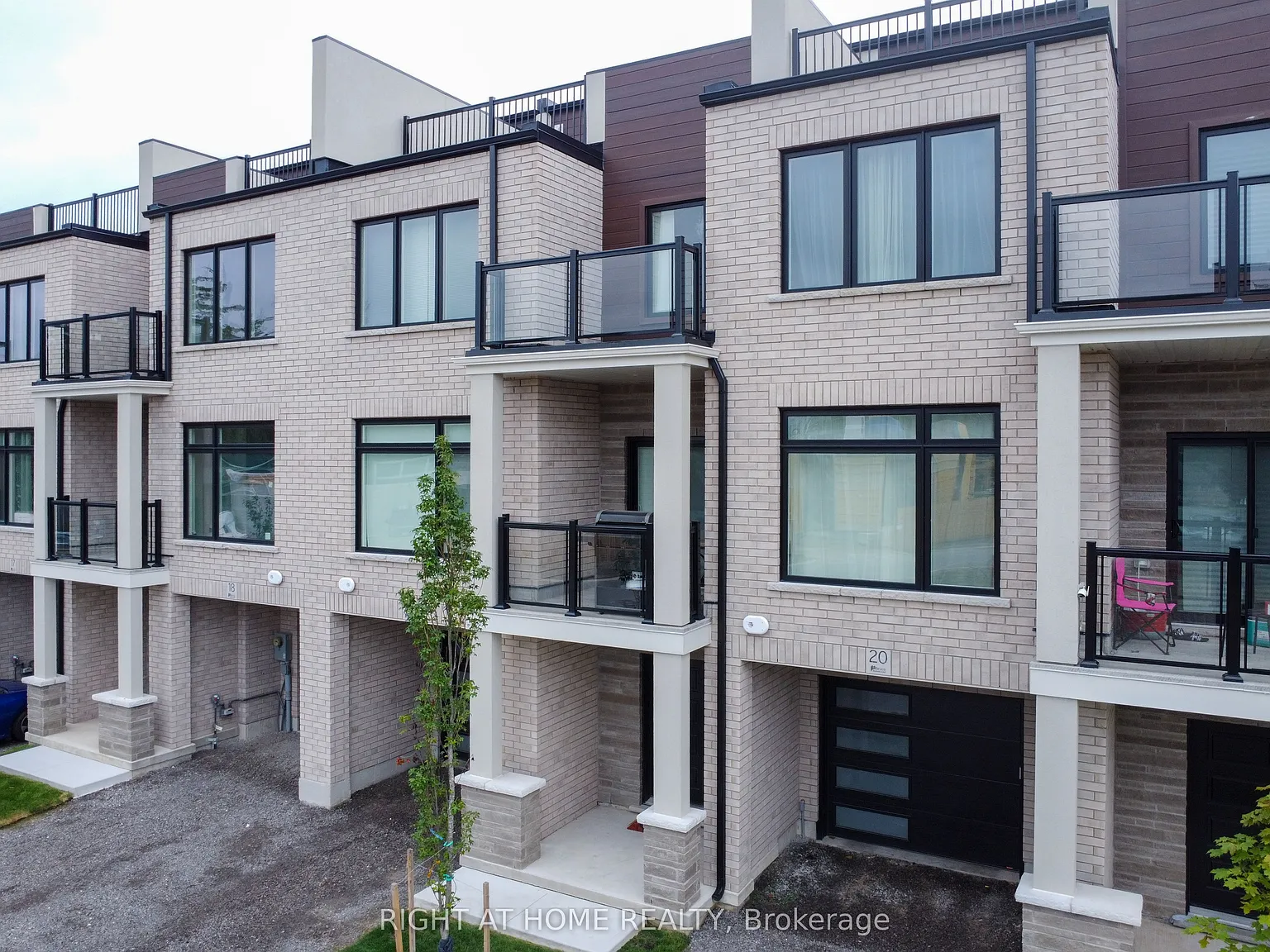 292 Vine St — Photo 2
