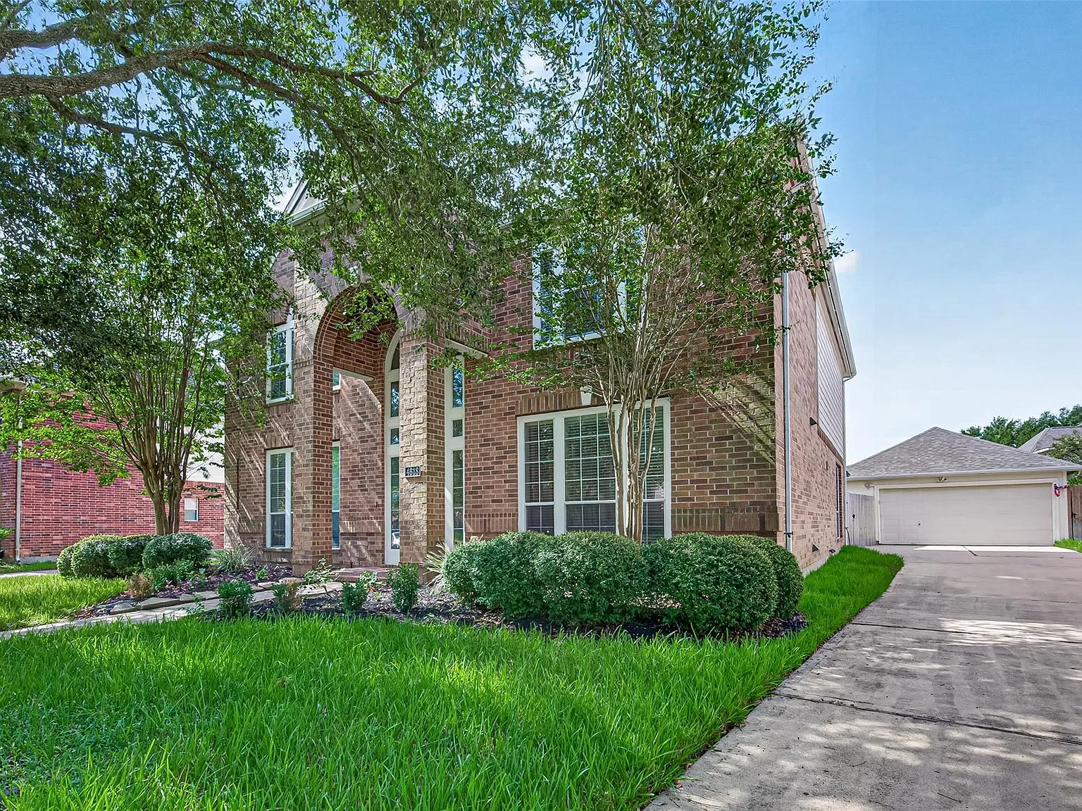 4 bed, 3.5 bath, 3350 sqft, $3,590 — Photo 2