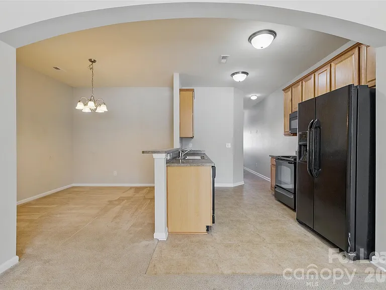 4226 Lotts Pl — Photo 7