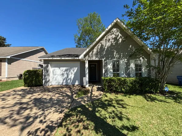 113 Woodleigh Rd, Dothan, AL 36305