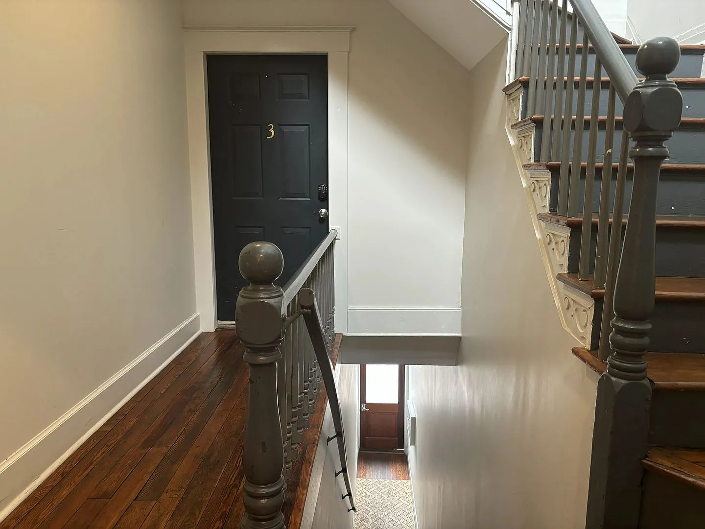 227 W Broughton St — Photo 2